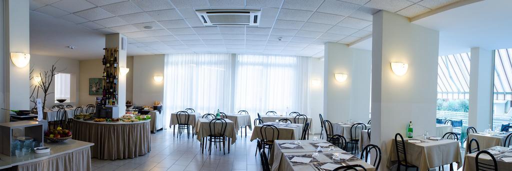 Mona Lisa Hotel 카톨리카 외부 사진